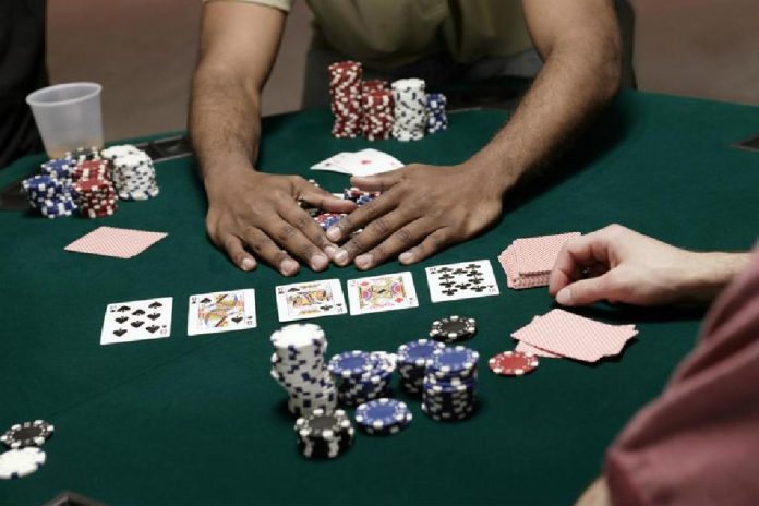 Texas Hold'em Continue to Captivate Poker Players