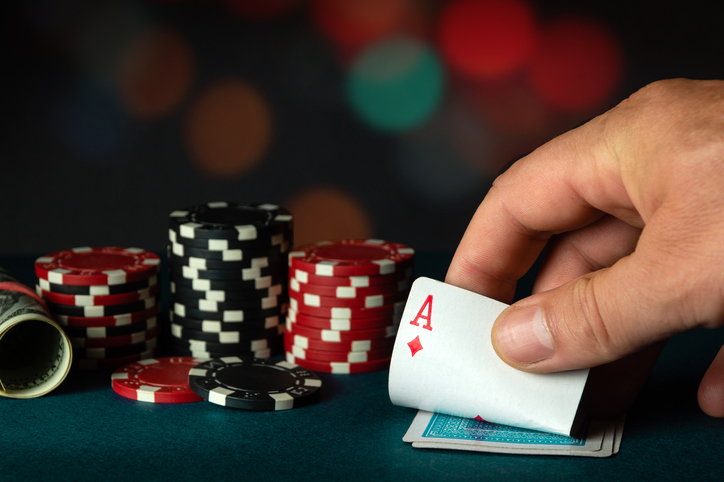 Poker Game - Know All About Poker & its Rules