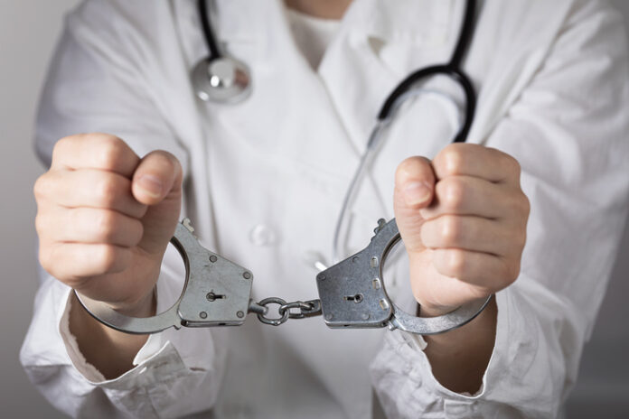 The handcuffed doctor for medical malpractice