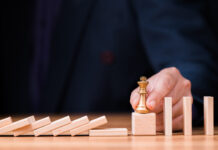 Crisis management, leadership to stop the domino effect